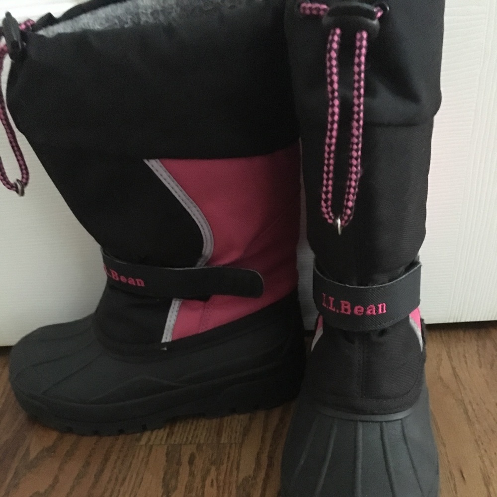 New never worn size 1 LL bean girls boots